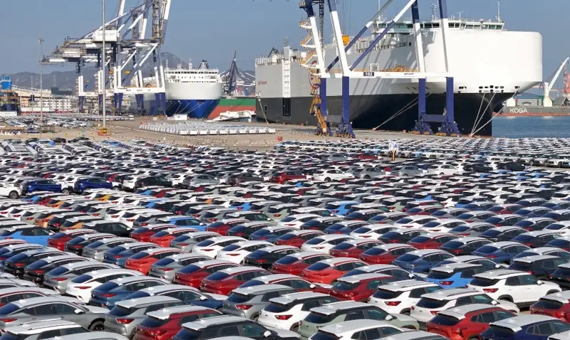 Porto de Santos enfrenta aumento de custo logístico com alta na importação de carros elétricos