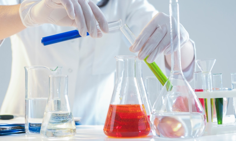 Déficit na indústria química: importações já chegam a 49%