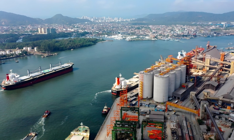 Portos brasileiros aceleram modernização para começar 2026