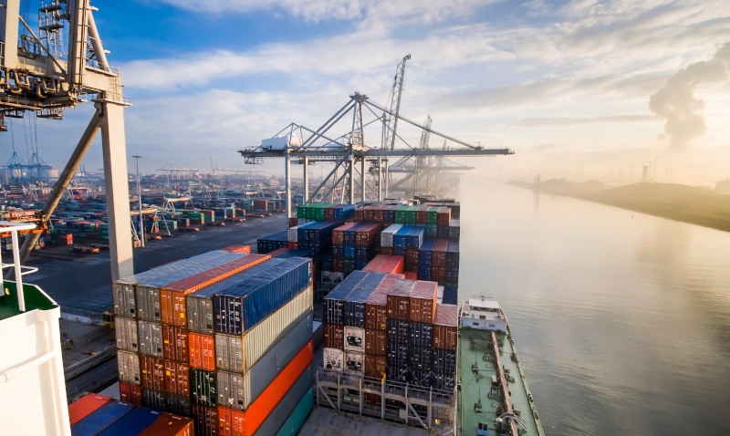 Importações nos portos dos EUA devem seguir em queda até 2026