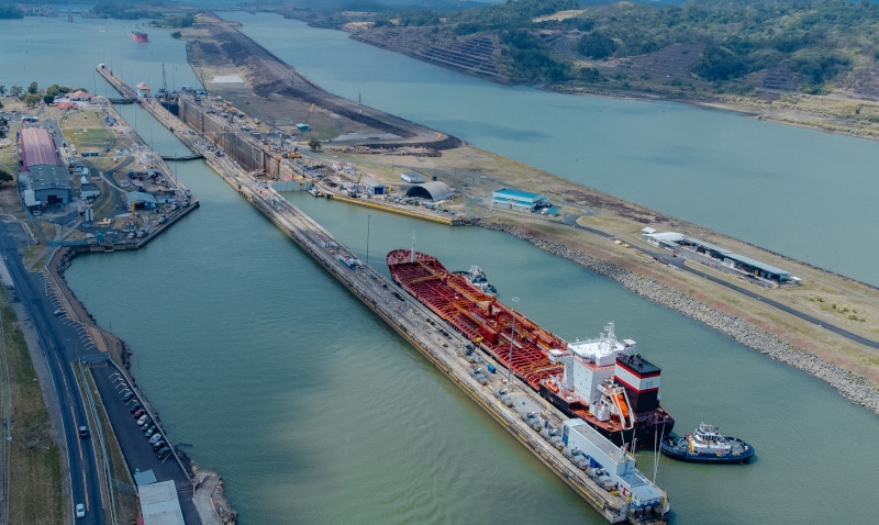 Canal do Panamá opera no limite da capacidade com alta no tráfego de navios de GNL